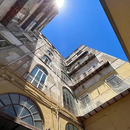 Chiaia Sunny Flat With Balcony - Next To Seaside! Apartament