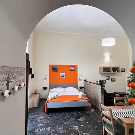 Chiaia Sunny Flat With Balcony - Next To Seaside! Apartament