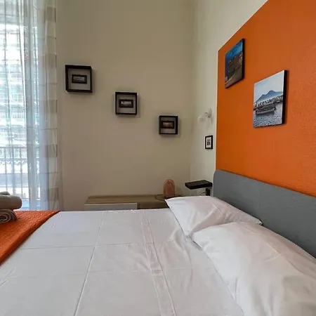 Chiaia Sunny Flat With Balcony - Next To Seaside!