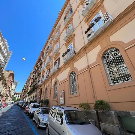 Chiaia Sunny Flat With Balcony - Next To Seaside!