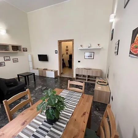 Chiaia Sunny Flat With Balcony - Next To Seaside! Apartament Neapol