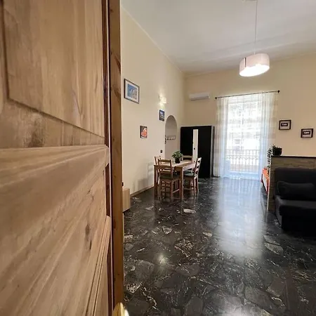 Chiaia Sunny Flat With Balcony - Next To Seaside! Apartament